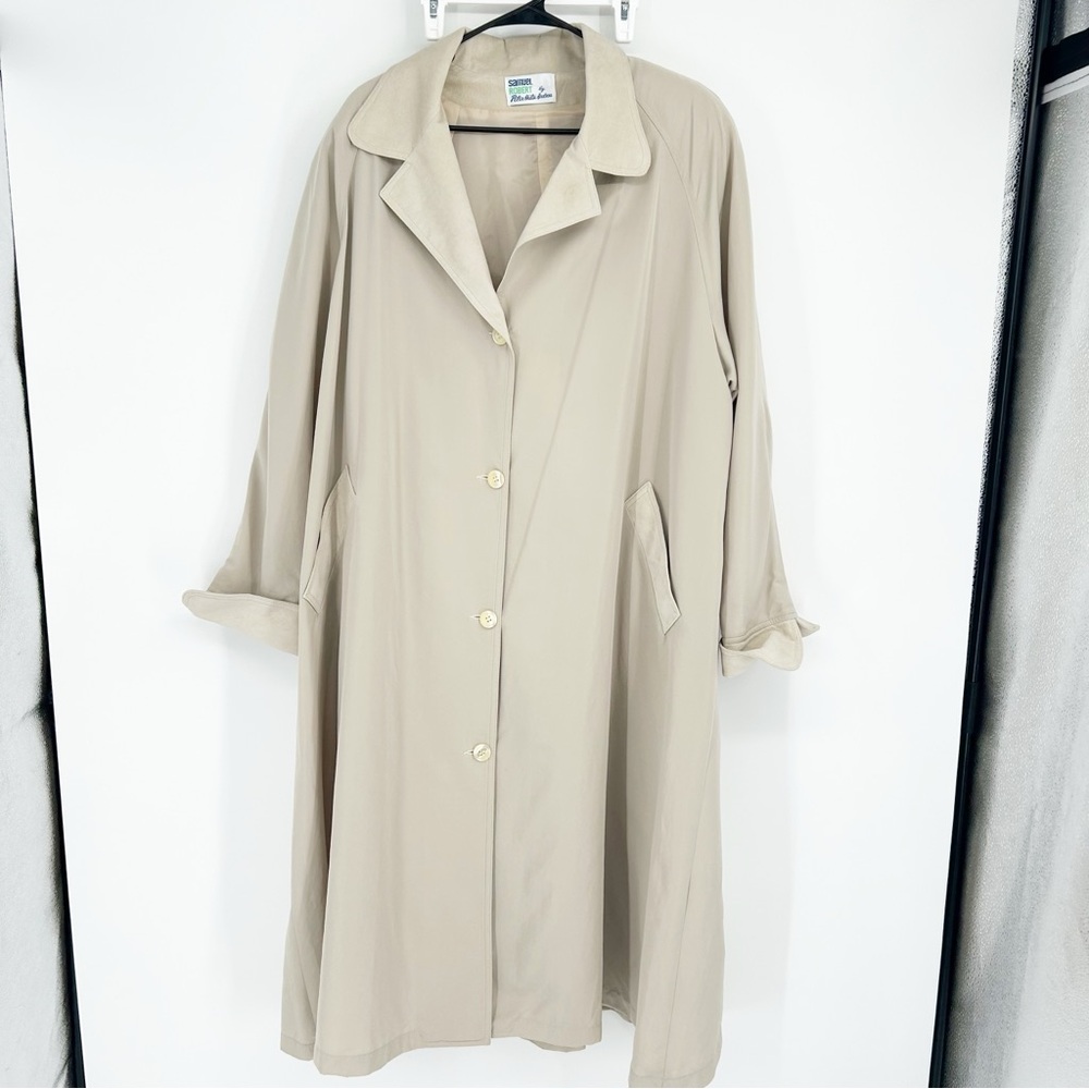 Elegant Beige Women's Coat